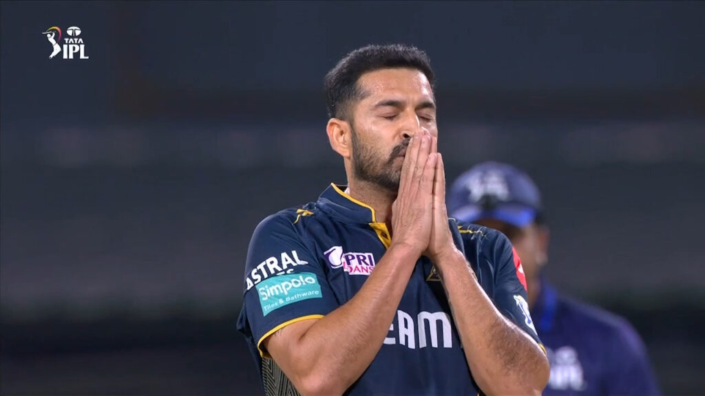 Top 5 Bowlers With Most Wickets Against a Single Franchise In IPL History
